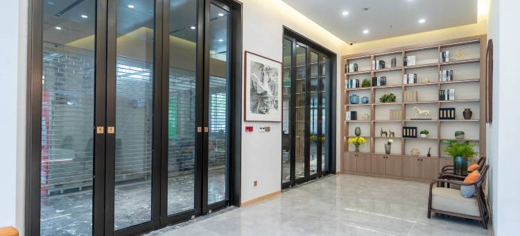 乐泉居酒店(CBD绿地国金中心店)图片