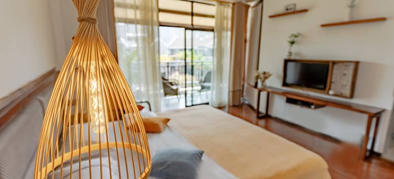 弥勒山水庄园温泉酒店图片