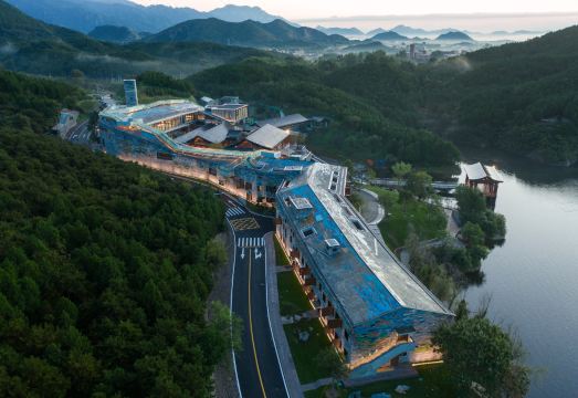 雁柏山庄外景图