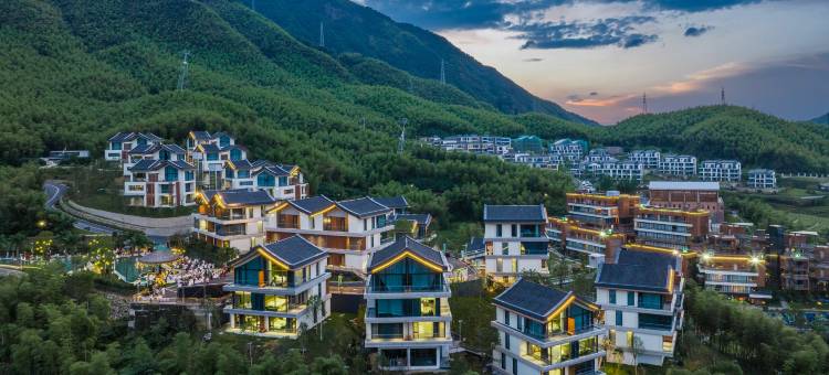 安吉云上草原度假村·半山隐竹酒店图片