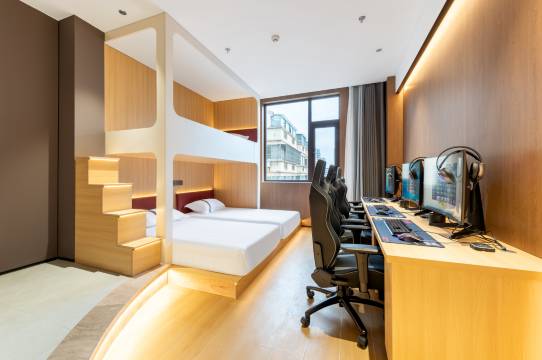 轻奢酒店(盐城中学大润发店)