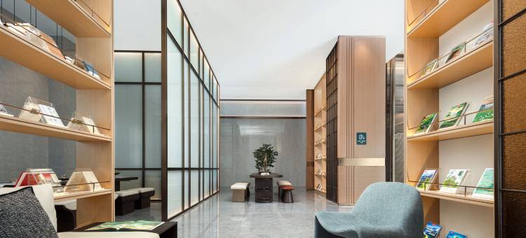 莆田文献东路玉湖亚朵酒店图片