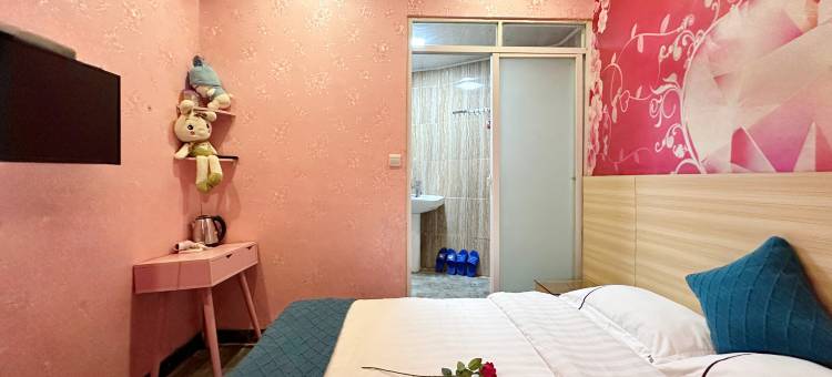 南宁途中主题酒店(广西大学东门店)图片