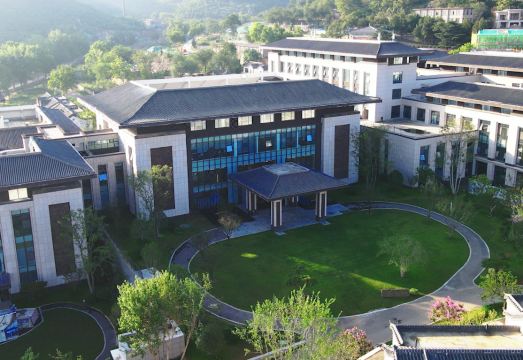 泰山桃花源酒店外景图