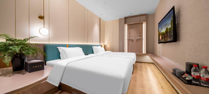 百禄东苑酒店(襄阳东站东津民发世纪广场店)图片