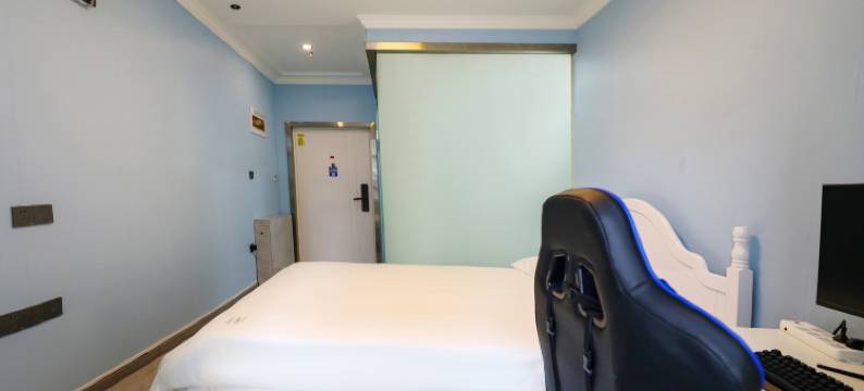 飞鸟电竞酒店(凤城五路地铁站店)图片