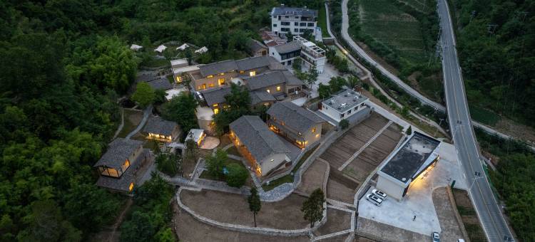 鹿柴山集八亩溪谷度假社区(宁陕店)图片