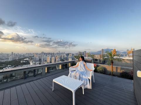 深圳·天台一号|Moment·Skyline民宿(罗湖口岸国贸地铁站店)图片