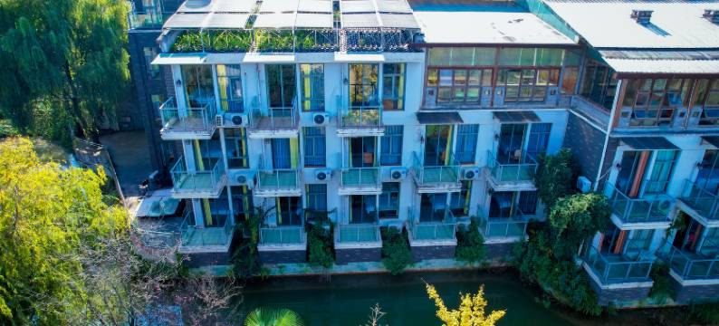 罗平湖畔酒店图片