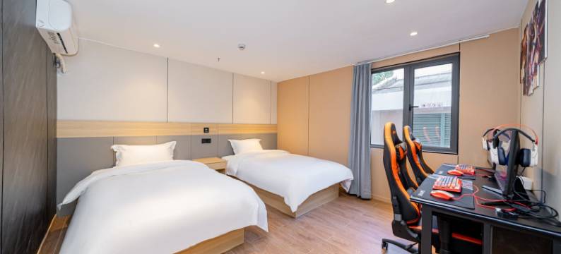 际庭电竞酒店(上海五角场财经大学地铁站店)图片