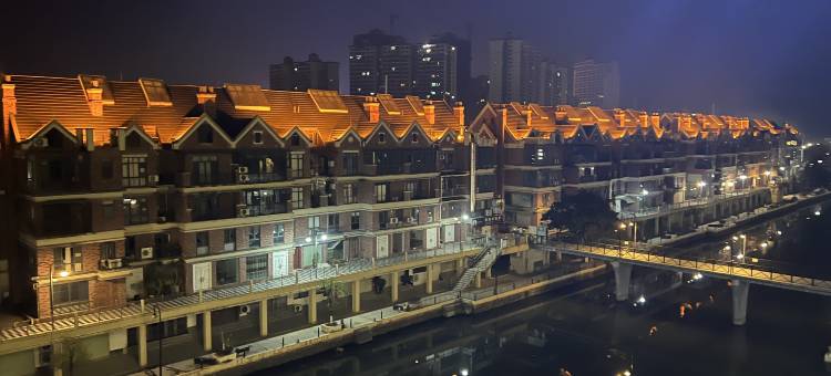 荔浦市栖溪河畔酒店(蓝泊湾小镇店)图片