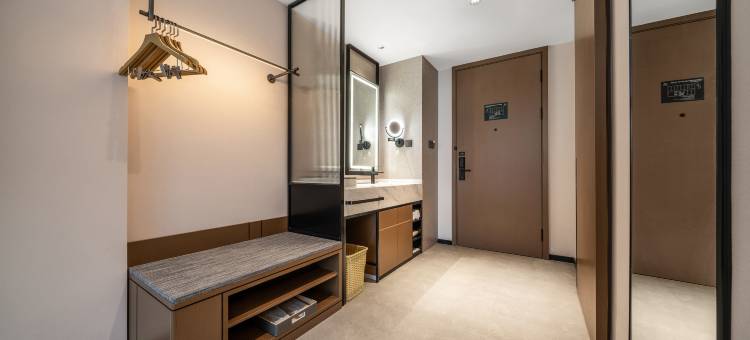 达州渠县賨人里财富中心亚朵酒店图片