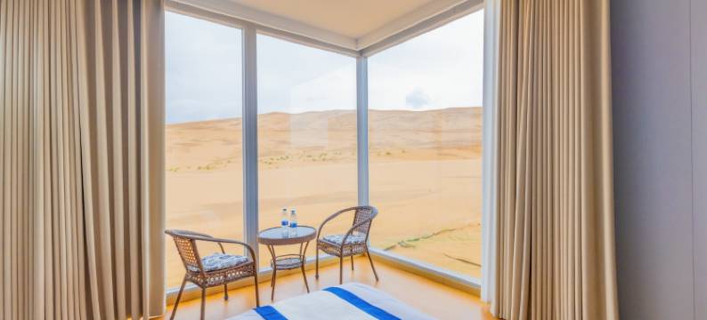 宇宙探索沙漠露营地图片