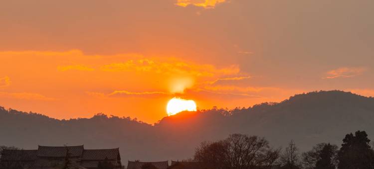 栖岸·Sunshine奢居半山古城全景美宿图片