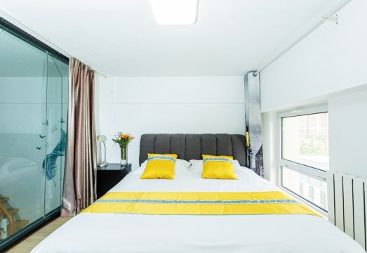 Muen LOFT Light Luxury Apartment (Qingdao North Railway Station Yongnian Road Subway Station) Hotel Overview