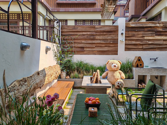 耳屿•Art民宿(芒市傣族古镇店)