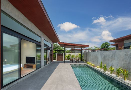 Sunday Sea Two Pool Villa Pattaya Hotel Overview