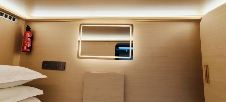 优享之家太空舱青旅民宿(临沂百脑汇店)图片