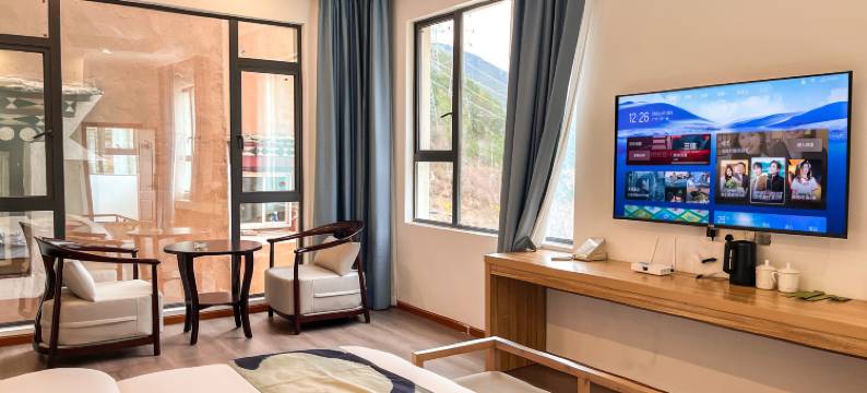 雅江桉达民宿图片