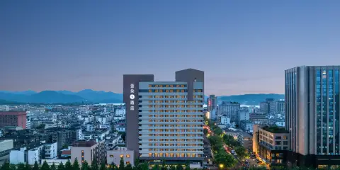 杭州西湖湖濱解放路亞朵S酒店