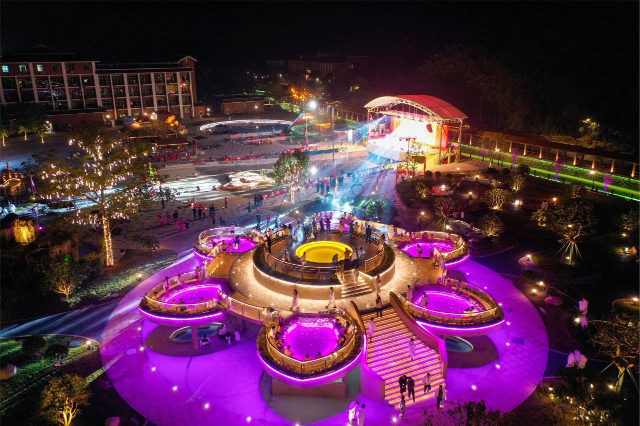 新兴翔顺金水台温泉小镇图片