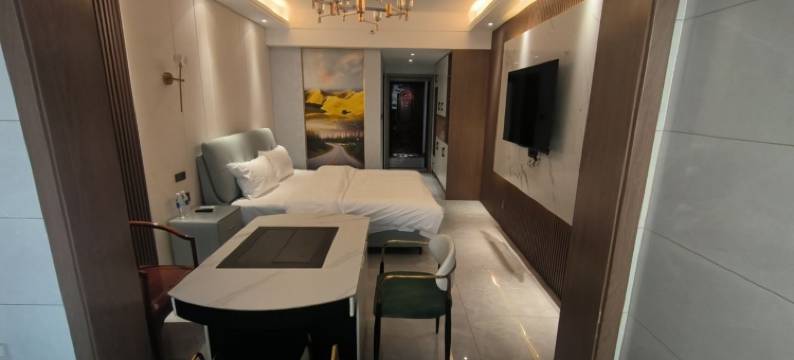 悦庭·楠舍观影民宿(天明财富广场文理学院店)图片