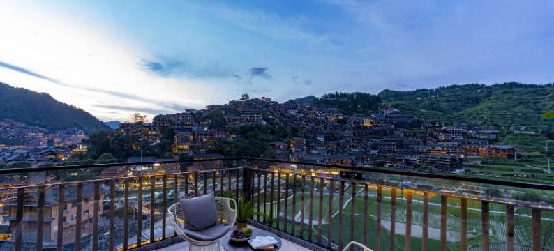 元素精品民宿(西江千户苗寨一号风雨桥店)图片