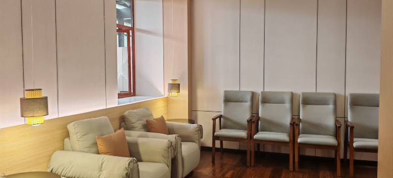 德格秦川壹號大酒店(马尼干戈店)图片