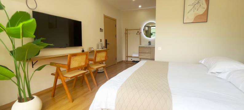 白月光·Meet the mountain·观山景度假民宿(天堂寨风景区店)图片