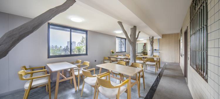 云轻居酒店(夹江时代广场店)图片