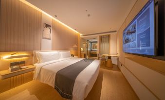 Jianguo HIDDEN Hotel (Chongqing Jiefangbei Area Hong Ya Dong) Over view