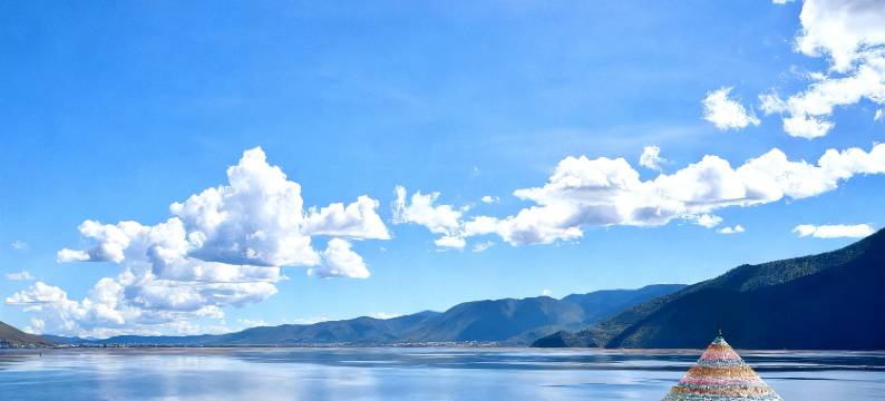 帛海云语丨山水之镜聆感森氧度假庄园Villa(纳帕海店)图片