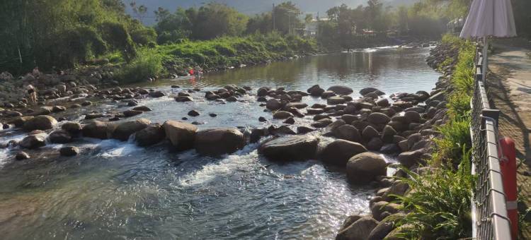 迎嘉精品酒店(阳西西湖公园店)图片