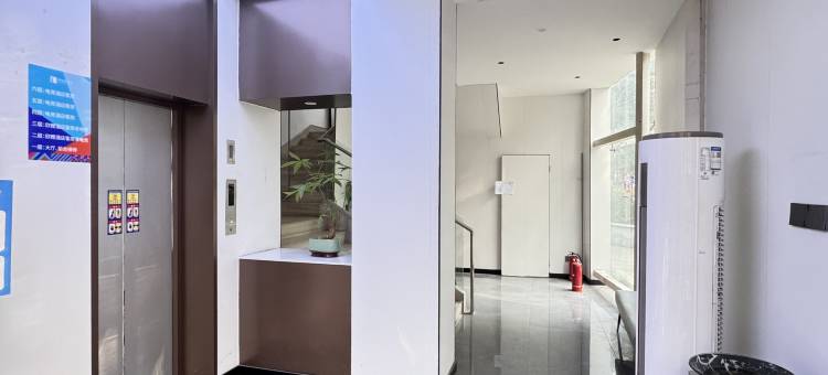 欣橙酒店(置地财富广场四泉桥地铁站店)图片