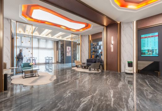 Renjoy Hotel (Yintaicheng Chonghemen Square) Hotel Overview