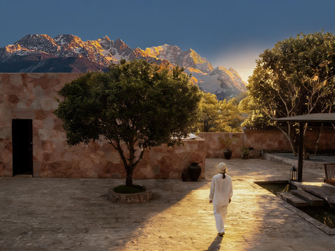 木成奚迟·日照金山丨沐光墅院·雪麓艺术度假酒店(白沙古镇店)