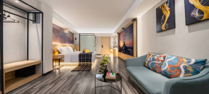 叶与晨电竞电影酒店(石家庄新石中路店)图片