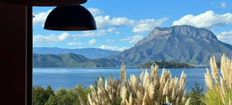 泸沽湖叙旧•山海事酒店图片