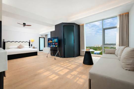 白房子酒店(桃花湾广场跨海大桥店)图片