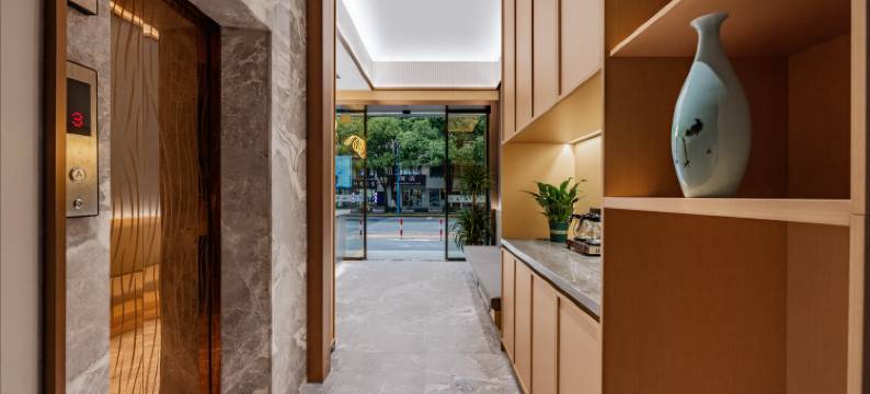 开蔓铂金酒店(通河新村地铁站店)图片