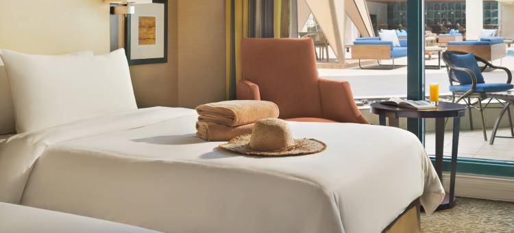 迪拜阿尔布斯坦瑞享酒店(Mövenpick Grand Al Bustan Dubai)图片