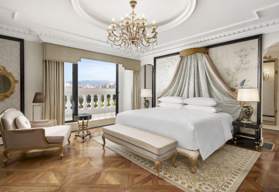 Four Points By Sheraton Lang SonOver view