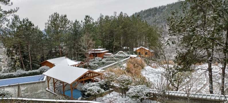 旭日·鹿隐泉苑私汤木屋民宿图片