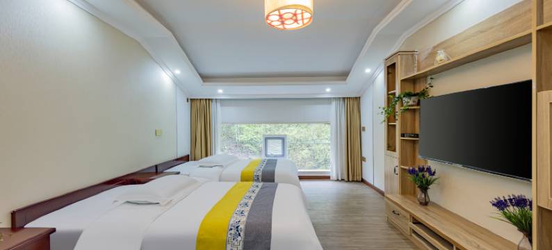 神农架畔山林语酒店图片