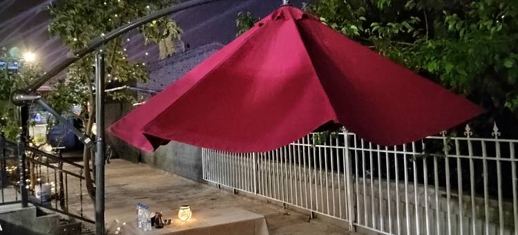 特克斯私房雨露民宿(八卦城之夜店)图片