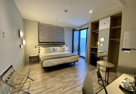 Abba Sevilla Hotel Overview