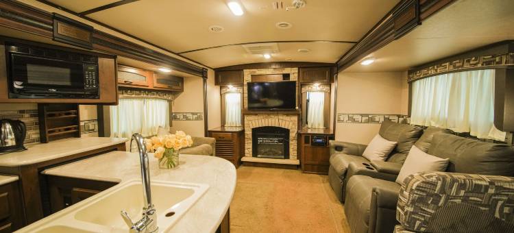 银泰房车露营酒店(大连银沙滩店)图片