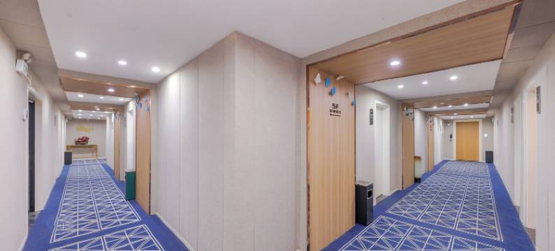 悦华主题酒店(郑州二七万达广场店)图片