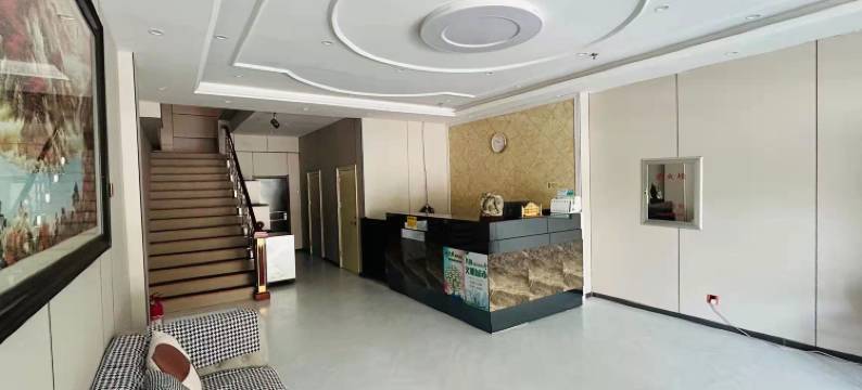 桦甸枫林晚主题宾馆图片