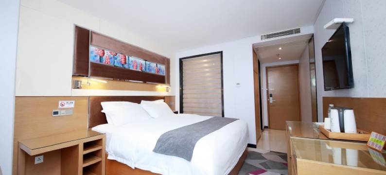 顺博龙酒店(华强南地铁站店)图片